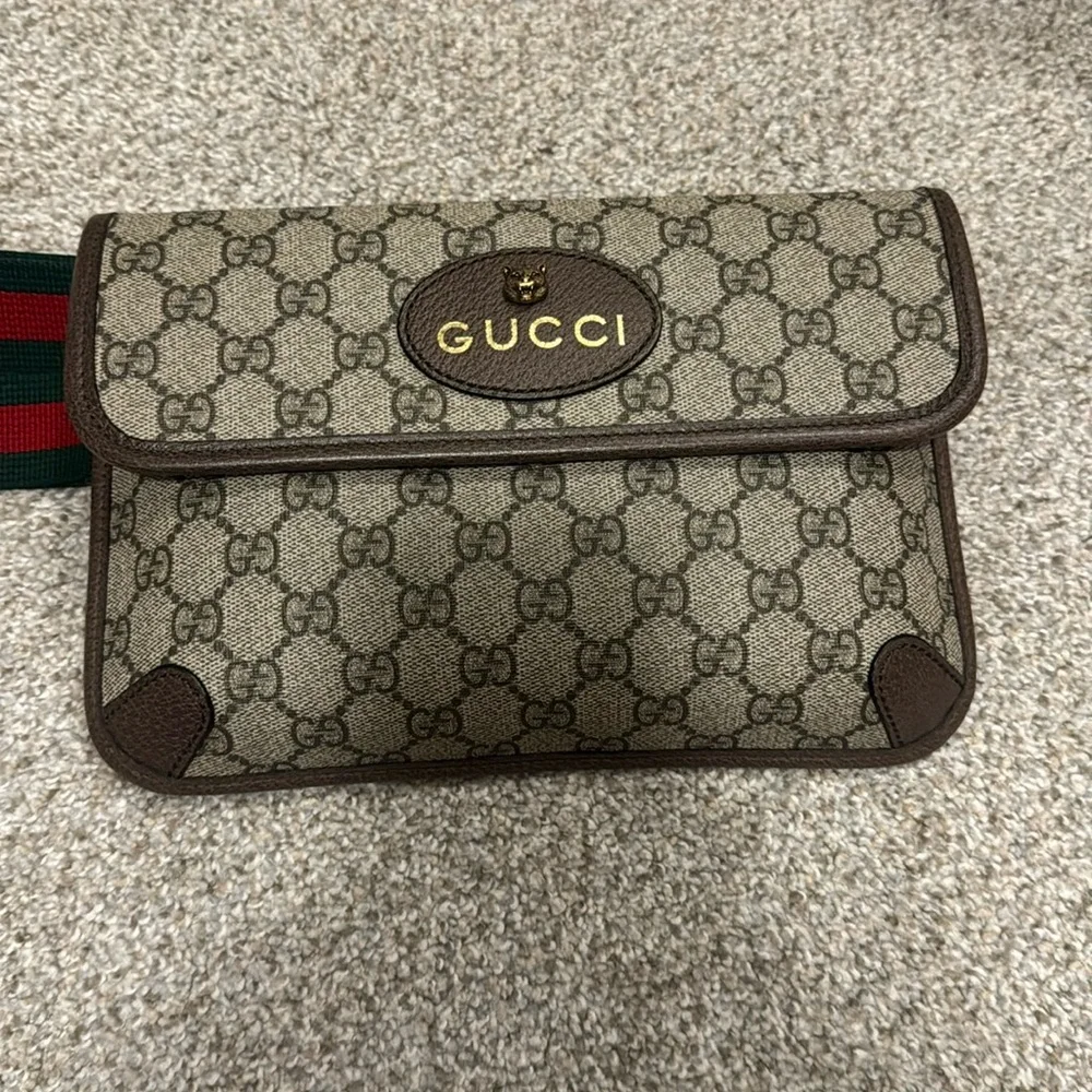 Gucci Beige GG Pattern Crossbody Bag - Picture 1 of 12